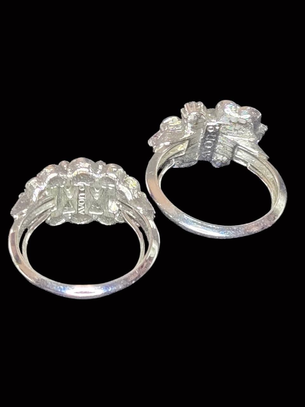 2 Vintage NOS Rhinestone Avon Rings - Picture 3 of 3
